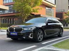 2022 BMW 5 Series 530Li Leading Luxury Package, чёрный — фото 1
