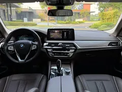 2022 BMW 5 Series 530Li Leading Luxury Package, чёрный — фото 15