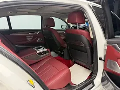 2022 BMW 5 Series 530Li Executive M Sport Package, белый — фото 10