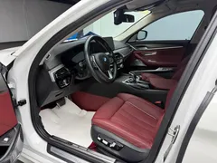 2022 BMW 5 Series 530Li Executive M Sport Package, белый — фото 11