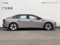 2025 Hongqi EH7 640 4WD — фото 4
