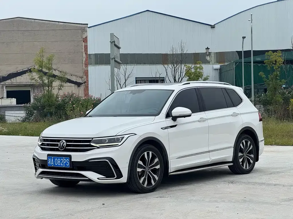 2022 Volkswagen Tiguan L 330TSI AT 2WD R-Line