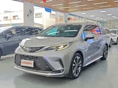 2023 Toyota Granvia 2.5L Hybrid Premium Plus — фото 1