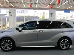 2023 Toyota Granvia 2.5L Hybrid Premium Plus — фото 4