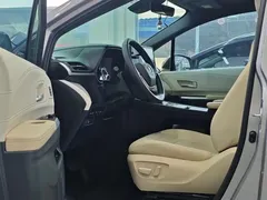 2023 Toyota Granvia 2.5L Hybrid Premium Plus — фото 6