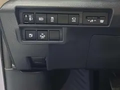 2023 Toyota Granvia 2.5L Hybrid Premium Plus — фото 10