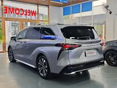 2023 Toyota Granvia 2.5L Hybrid Premium Plus — фото 18