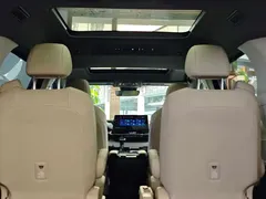 2023 Toyota Granvia 2.5L Hybrid Premium Plus — фото 23
