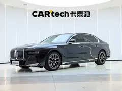 2023 BMW 7 Series 735Li M Sport Package, чёрный — фото 1