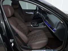 2023 BMW 7 Series 735Li M Sport Package, чёрный — фото 15