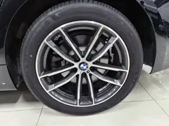 2022 BMW 5 Series 525Li M Sport Package, чёрный — фото 14