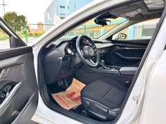 2022 Mazda 3 2.0L AT, белый — фото 4