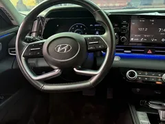 2021 Hyundai Elantra 1.5L CVT Leading GLS, белый — фото 7