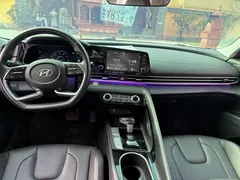 2021 Hyundai Elantra 1.5L CVT Leading GLS, белый — фото 8