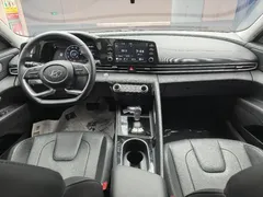 2022 Hyundai Elantra 1.5L CVT GLX Elite — фото 13