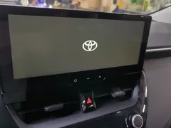 2023 Toyota Corolla 1.8L Hybrid Pioneer, белый — фото 13