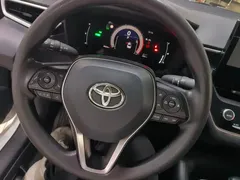 2023 Toyota Corolla 1.8L Hybrid Pioneer, белый — фото 15