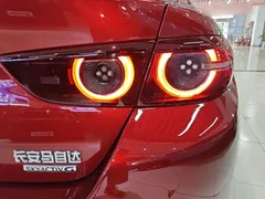 2021 Mazda 3 2.0L AT — фото 8