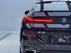 2022 BMW X6, чёрный — фото 6