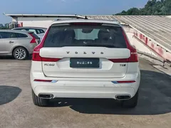 2021 Volvo XC60 4WD Luxury, белый — фото 3