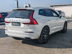 2021 Volvo XC60 4WD Luxury, белый — фото 4