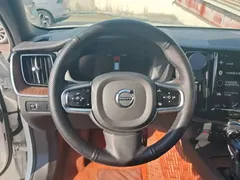 2021 Volvo XC60 4WD Luxury, белый — фото 10