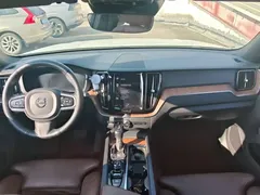 2021 Volvo XC60 4WD Luxury, белый — фото 14