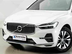 2023 Volvo XC60 4WD Luxury, белый — фото 2