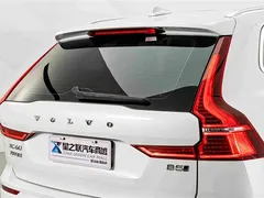 2023 Volvo XC60 4WD Luxury, белый — фото 8