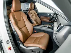 2023 Volvo XC60 4WD Luxury, белый — фото 19