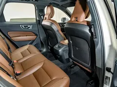 2023 Volvo XC60 4WD Luxury, белый — фото 21