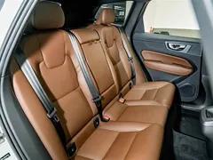 2023 Volvo XC60 4WD Luxury, белый — фото 22