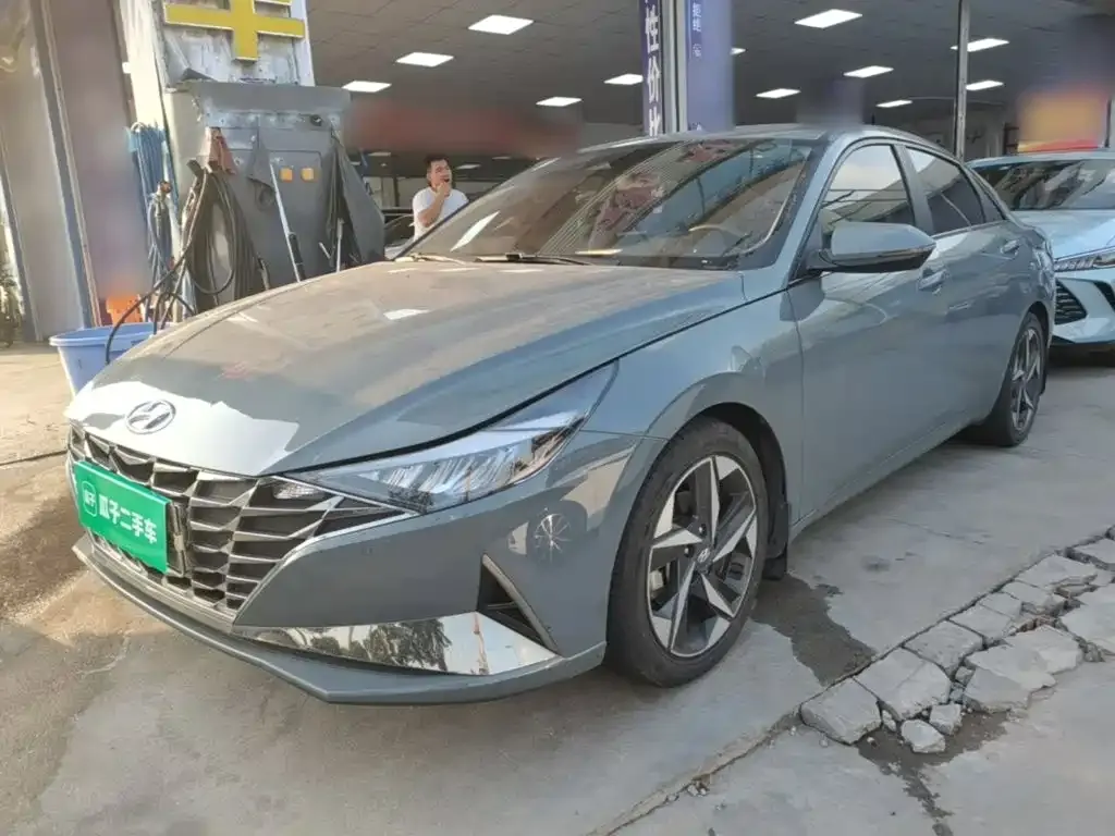 2022 Hyundai Elantra 1.5L CVT LUX Premium