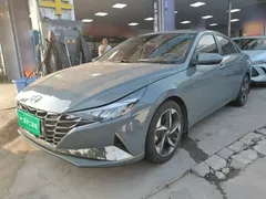 2022 Hyundai Elantra 1.5L CVT LUX Premium — фото 2