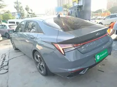 2022 Hyundai Elantra 1.5L CVT LUX Premium — фото 5