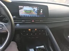 2022 Hyundai Elantra 1.5L CVT LUX Premium — фото 13