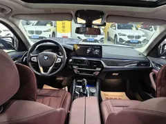 2021 BMW 5 Series 525Li Luxury Package, белый — фото 11