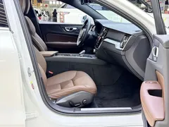 2024 Volvo S60 B4 Luxury, белый — фото 2