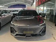 2022 Changan UNI-V 1.5T Premium — фото 3