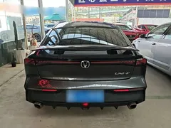 2022 Changan UNI-V 1.5T Premium — фото 6