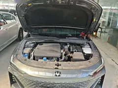 2022 Changan UNI-V 1.5T Premium — фото 20