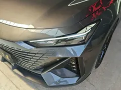 2022 Changan UNI-V 1.5T Premium — фото 24