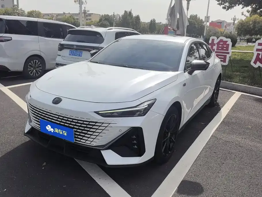 2023 Changan UNI-V iDD PHEV 1.5T 113km