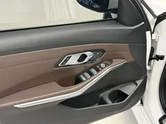 2023 BMW 3 Series 325i M Sport Package, белый — фото 12