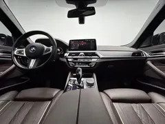 2022 BMW 5 Series 530Li Premium M Sport Package, чёрный — фото 9
