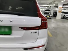 2021 Volvo XC60 4WD Luxury, белый — фото 8