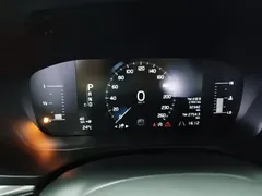 2021 Volvo XC60 4WD Luxury, белый — фото 12