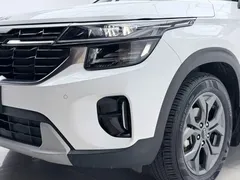 2023 Kia Seltos 1.5L CVT Luxury, белый — фото 7