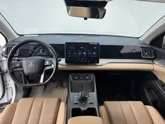 2025 BYD Song Pro 2nd Gen DM-i PHEV 75km, белый — фото 12