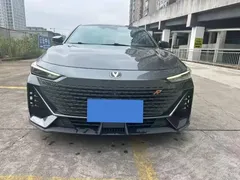 2022 Changan UNI-V 1.5T Premium — фото 2